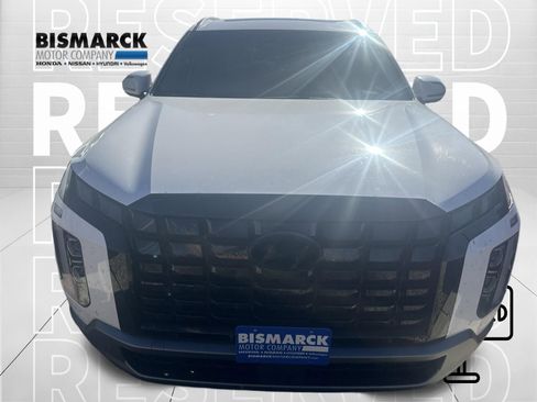 Used 2023 Hyundai Palisade Limited AWD/4WD image 2