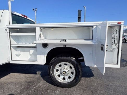 Used 2013 Chevrolet Silverado 3500 W/T image 11