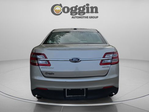 Used 2018 Ford Taurus SE FWD image 4