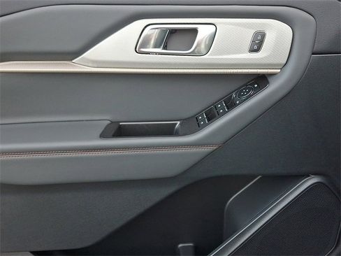 New 2026 Ford Explorer Active image 8