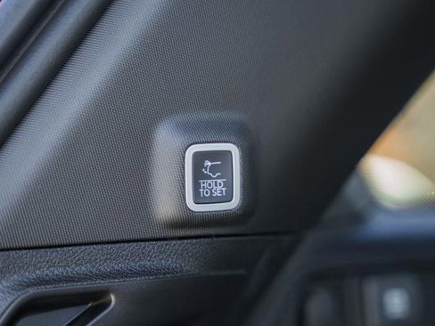 New 2025 Jeep Grand Cherokee Laredo X w/ Luxury Tech Group I image 11