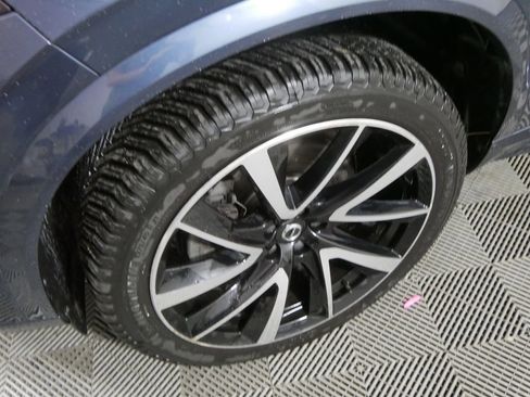 Used 2021 Volvo XC90 T6 Momentum w/ Climate Package AWD/4WD image 11