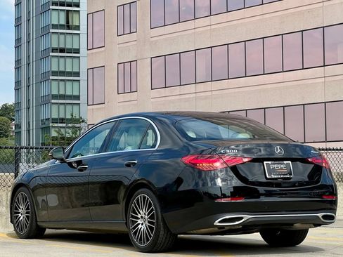 Certified 2022 Mercedes-Benz C 300 4MATIC Sedan image 4