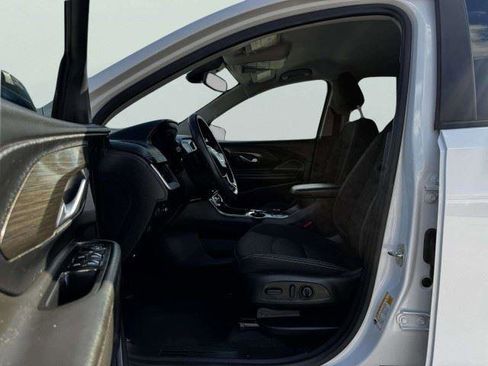 Used 2023 GMC Terrain SLE w/ Driver Convenience Package FWD image 20