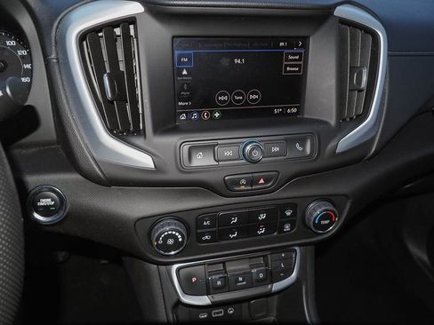 Used 2023 GMC Terrain SLE image 11