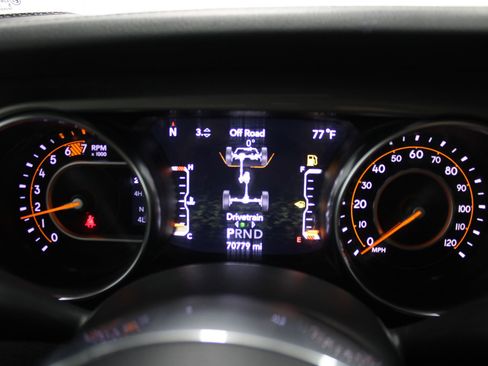 Used 2023 Jeep Wrangler Unlimited Sahara w/ Cold Weather Group AWD/4WD image 28