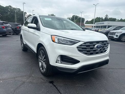 Used 2024 Ford Edge Titanium w/ Equipment Group 301A AWD/4WD image 4