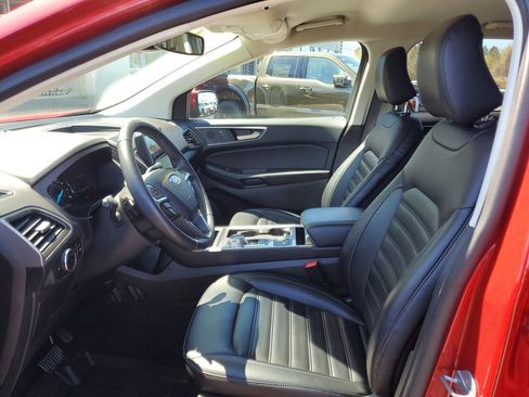 Used 2024 Ford Edge SEL w/ Convenience Package image 8