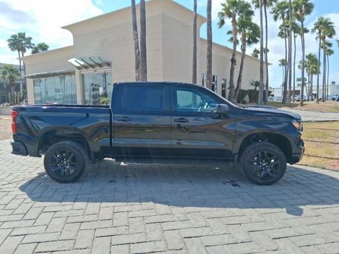 Used 2025 Chevrolet Silverado 1500 Custom Trail Boss w/ Dark Appearance Package AWD/4WD image 3
