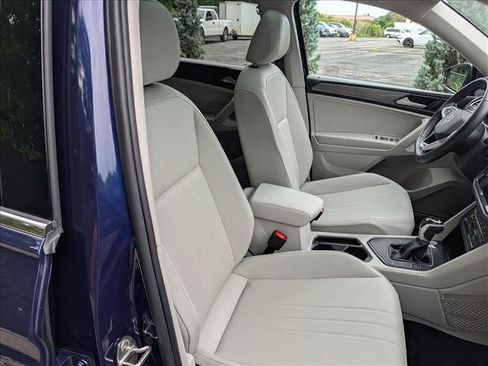 Certified 2023 Volkswagen Tiguan SE w/ Panoramic Sunroof Package FWD image 12