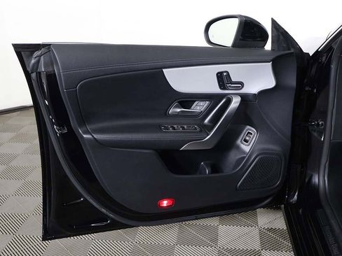 Used 2025 Mercedes-Benz CLA 250 4MATIC image 22