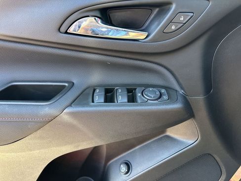 Used 2024 Chevrolet Equinox RS FWD image 29