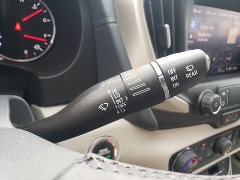 Used 2024 GMC Terrain Denali w/ Denali Premium Package AWD/4WD image 18