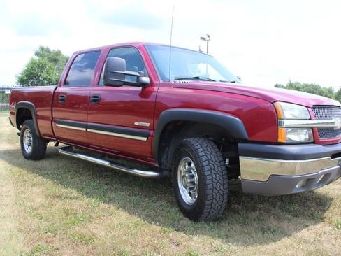 Used 2004 Chevrolet Silverado 2500 LT AWD/4WD image 4
