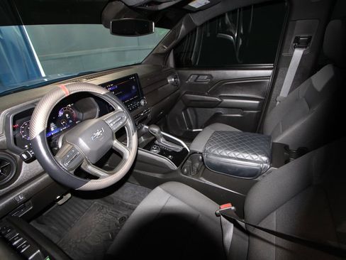 Used 2025 Chevrolet Colorado Trail Boss AWD/4WD image 2