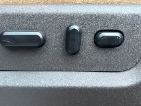 Used 2016 Ford F350 Lariat w/ Chrome Package image 25