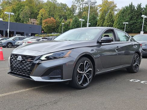 New 2025 Nissan Altima 2.5 SR w/ SR Premium Package image 3