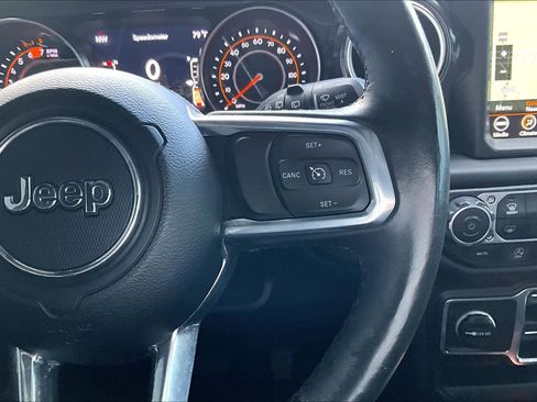 Used 2023 Jeep Wrangler Unlimited Sahara image 16