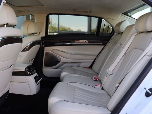 Used 2017 Genesis G90 3.3T Premium RWD image 31