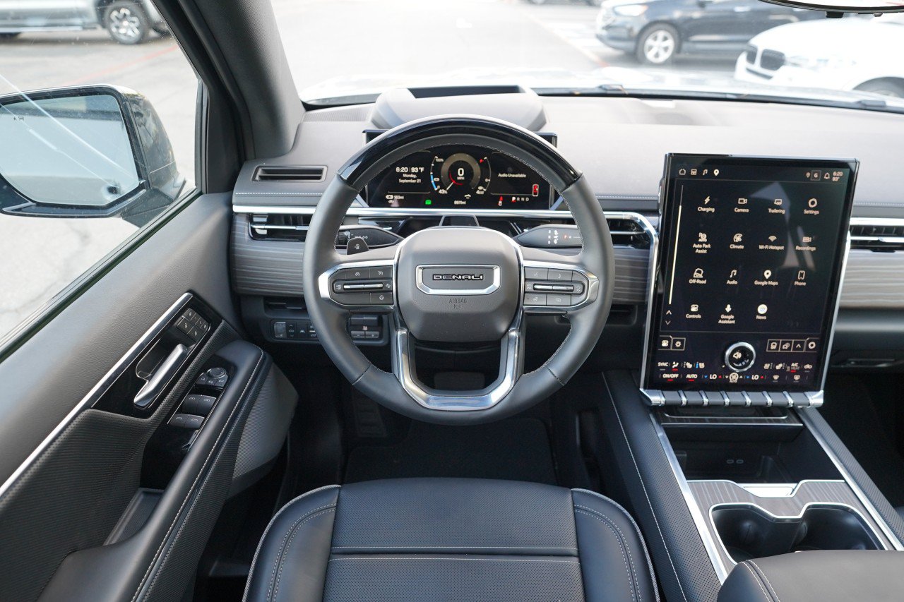 Used 2025 GMC Sierra EV Denali AWD/4WD image 9