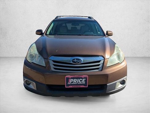 Used 2011 Subaru Outback 2.5i Premium AWD/4WD image 2