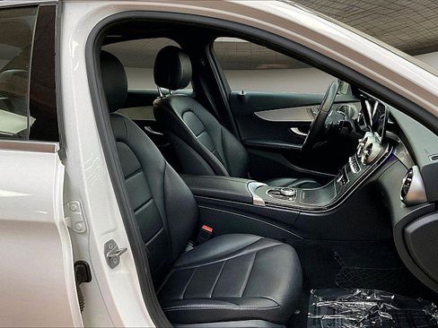 Used 2021 Mercedes-Benz C 300 Sedan w/ Premium Package image 7