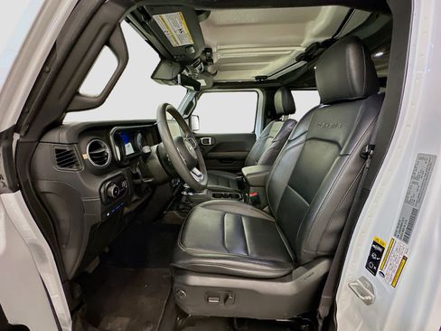 Used 2024 Jeep Wrangler Sahara w/ Technology Group image 13