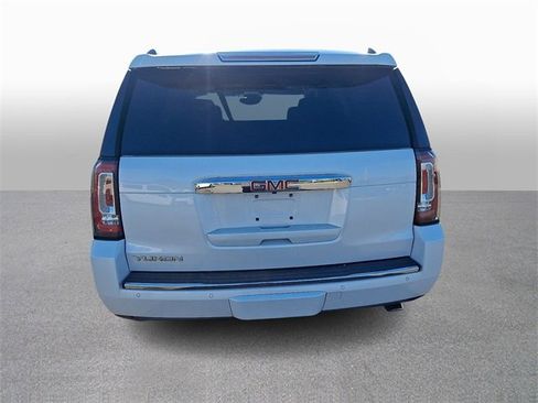 Used 2017 GMC Yukon Denali image 5