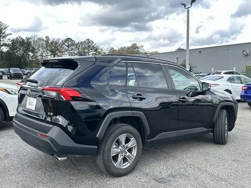 Used 2025 Toyota RAV4 XLE image 6
