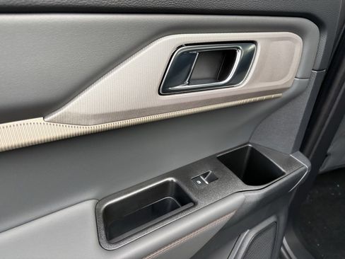 New 2026 Ford Explorer Active w/ Active Comfort Package image 25