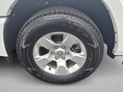 Used 2025 RAM 1500 Big Horn AWD/4WD image 9