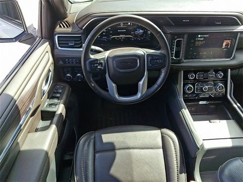 Certified 2022 GMC Yukon XL Denali image 12