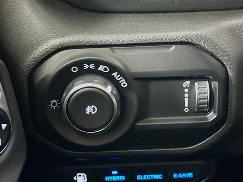 Used 2023 Jeep Wrangler Sahara w/ Cold Weather Group image 16