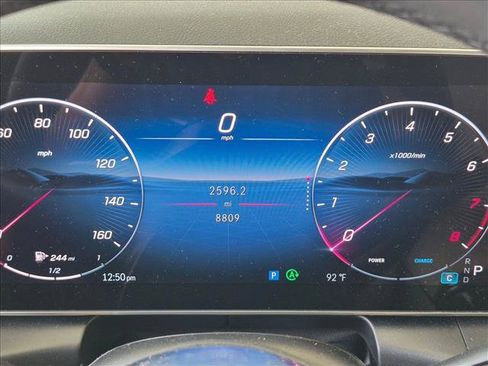 Used 2025 Mercedes-Benz GLC 300 4MATIC image 12