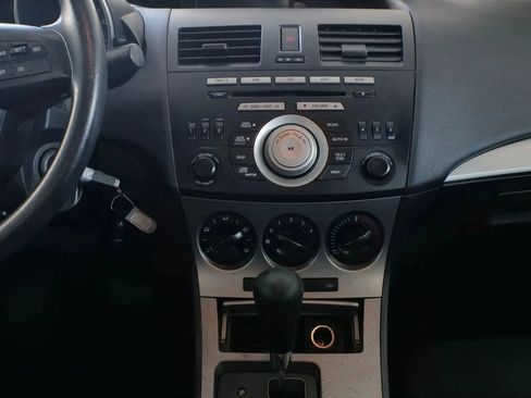 Used 2011 MAZDA MAZDA3 i Touring image 23