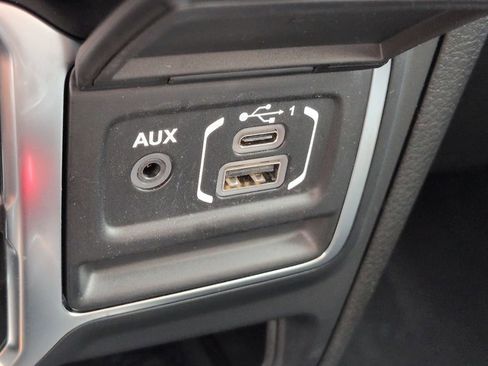 Certified 2025 Jeep Gladiator Mojave AWD/4WD image 20