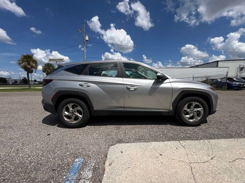 Used 2022 Hyundai Tucson SE FWD image 2
