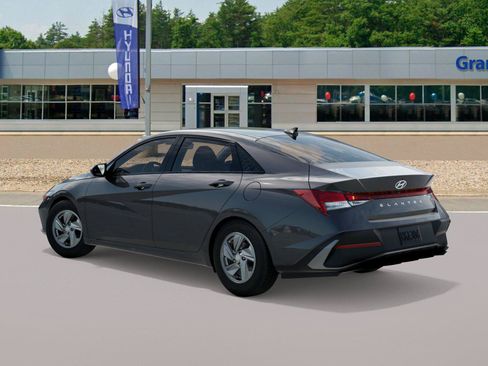 New 2026 Hyundai Elantra SE FWD image 5