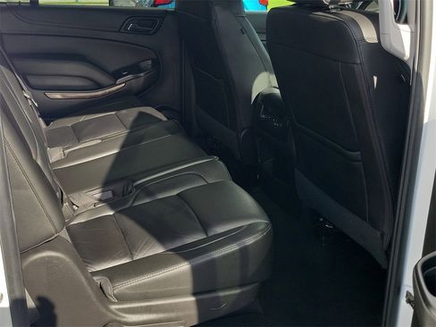 Used 2017 Chevrolet Suburban LT image 17