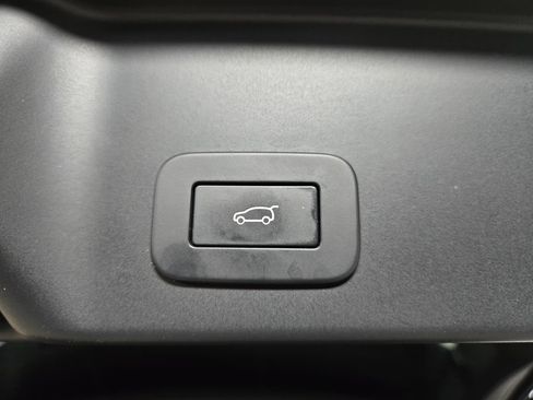 Used 2023 Land Rover Range Rover Evoque SE AWD/4WD image 47