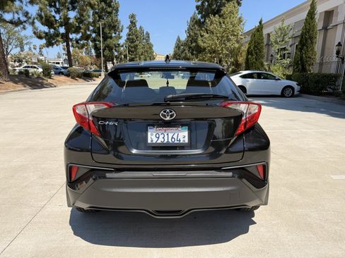 Used 2021 Toyota C-HR LE FWD image 7