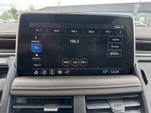 Used 2021 Chevrolet Suburban Z71 w/ Z71 Signature Package AWD/4WD image 37