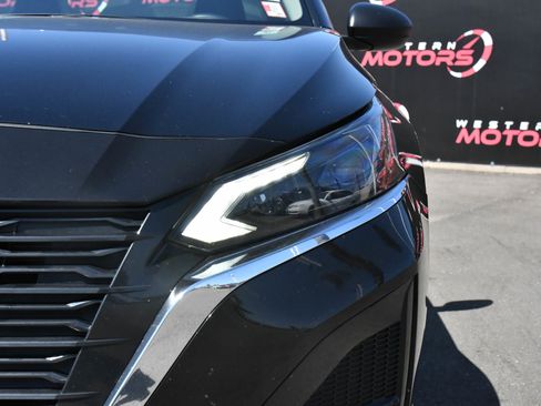 Used 2024 Nissan Altima 2.5 SV FWD image 11