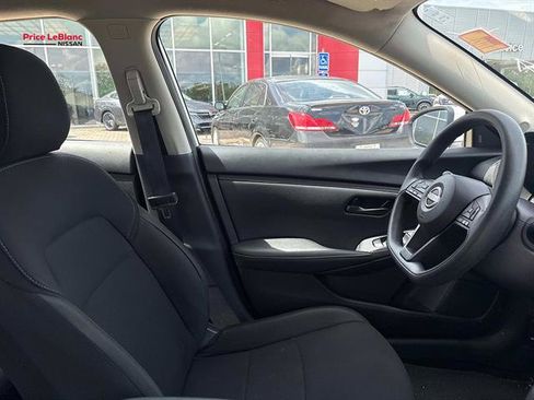Used 2025 Nissan Sentra S FWD image 9