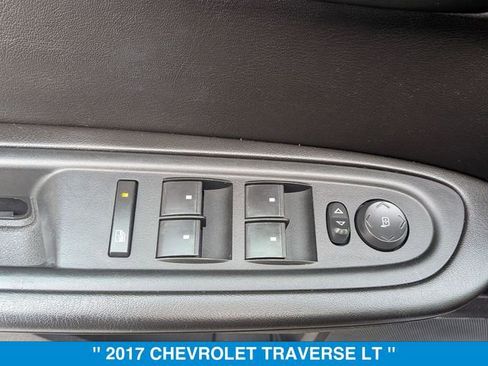 Used 2017 Chevrolet Traverse LT image 12