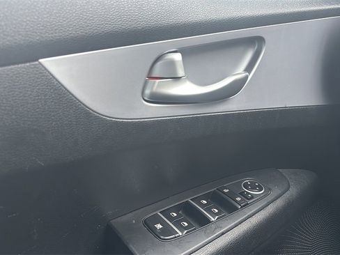 Used 2024 Kia Forte LXS image 17