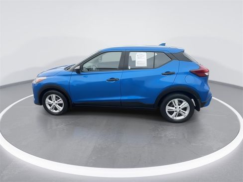 Used 2022 Nissan Kicks S image 5