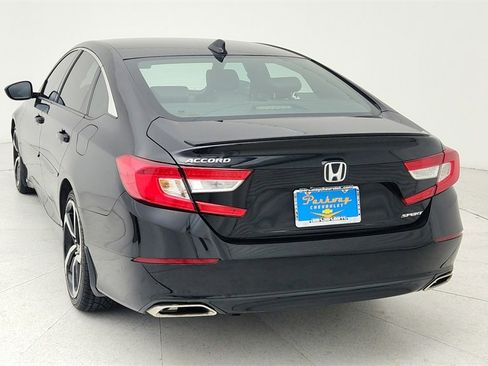 Used 2018 Honda Accord Sport image 5
