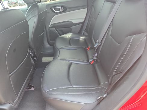 Used 2025 Jeep Compass Limited AWD/4WD image 7