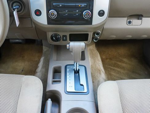 Used 2016 Nissan Frontier SV image 25